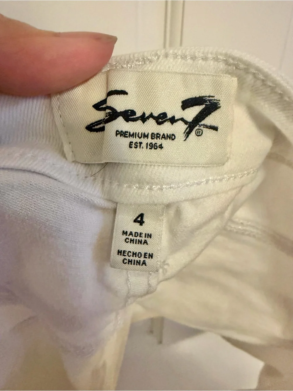 Seven7 White Denim Cuffed Weekend Shorts Size 4 Stretch Cotton